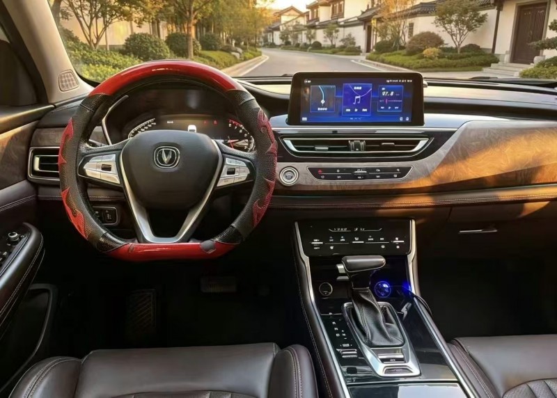 深圳19年長安汽車CS755