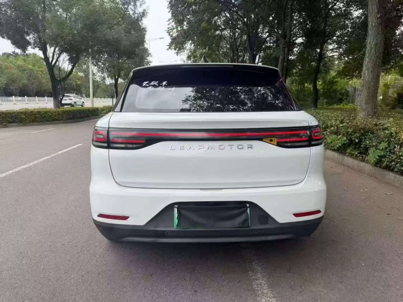 常德23年零跑汽車C117