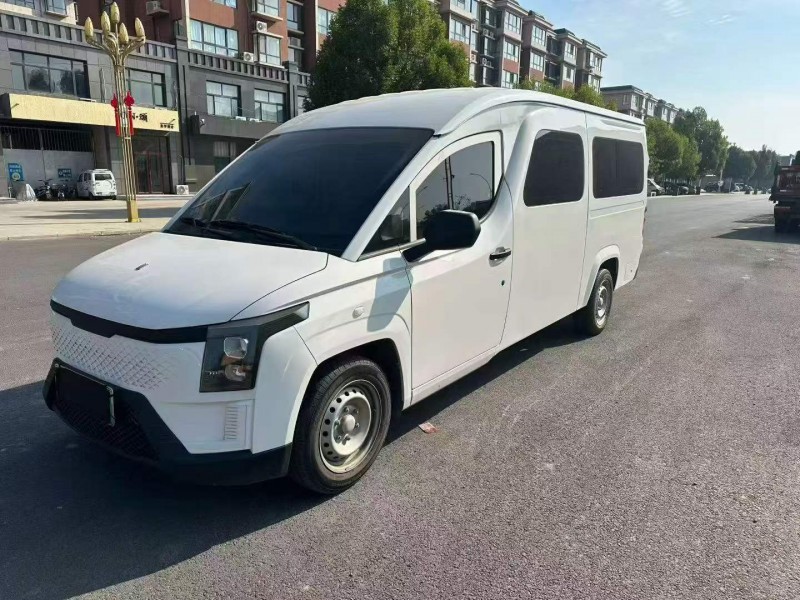 邢臺25年五菱汽車菱勢黃金倉2