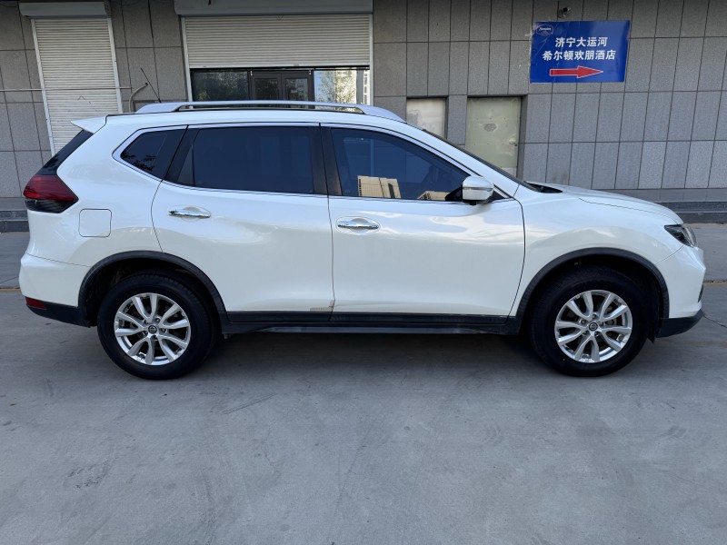 濟寧20年日產奇駿4
