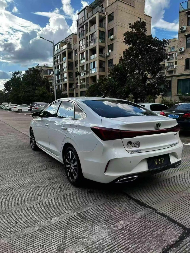 金華22年長安汽車逸動6