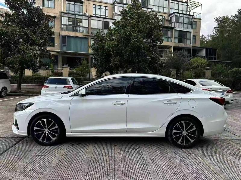 金華22年長安汽車逸動7