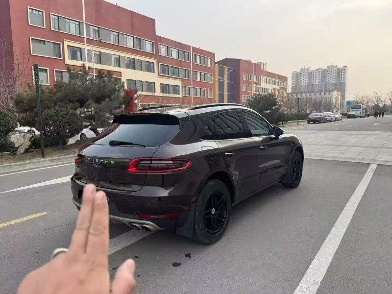 煙臺16年保時捷Macan7