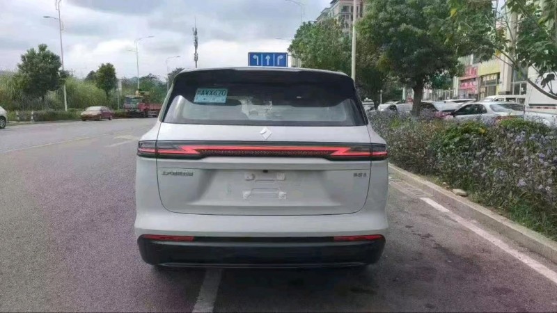 廣州26年五菱汽車華鏡s6