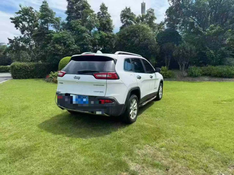 溫州17年Jeep自由光8