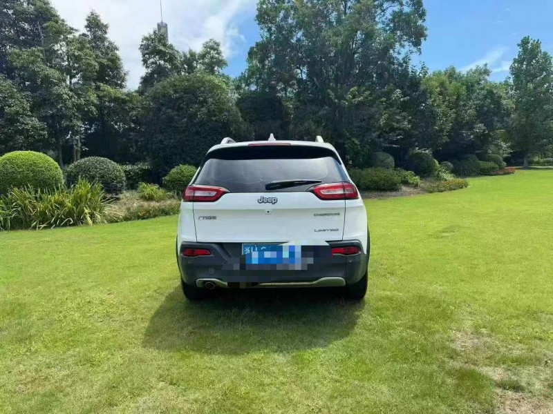 溫州17年Jeep自由光9