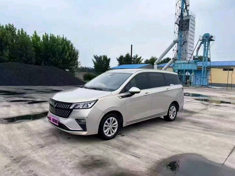 青島23年五菱汽車佳辰2