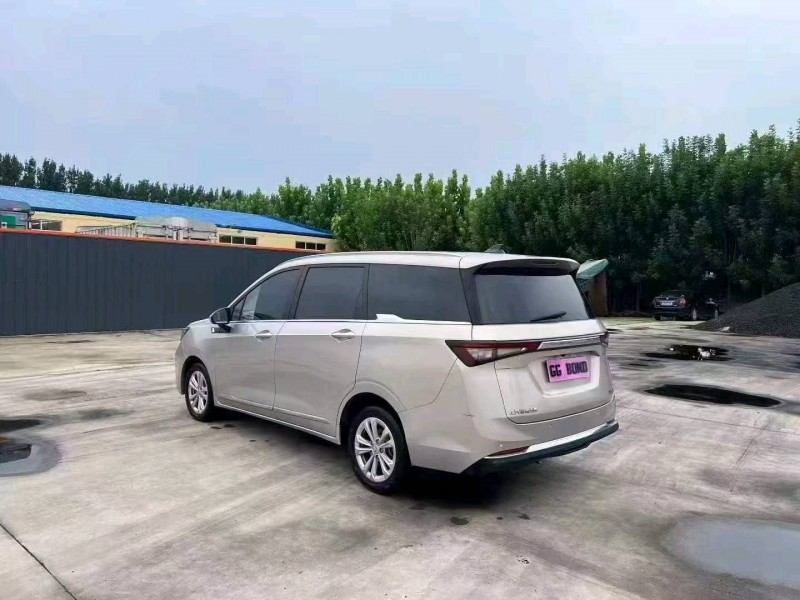 青島23年五菱汽車佳辰4