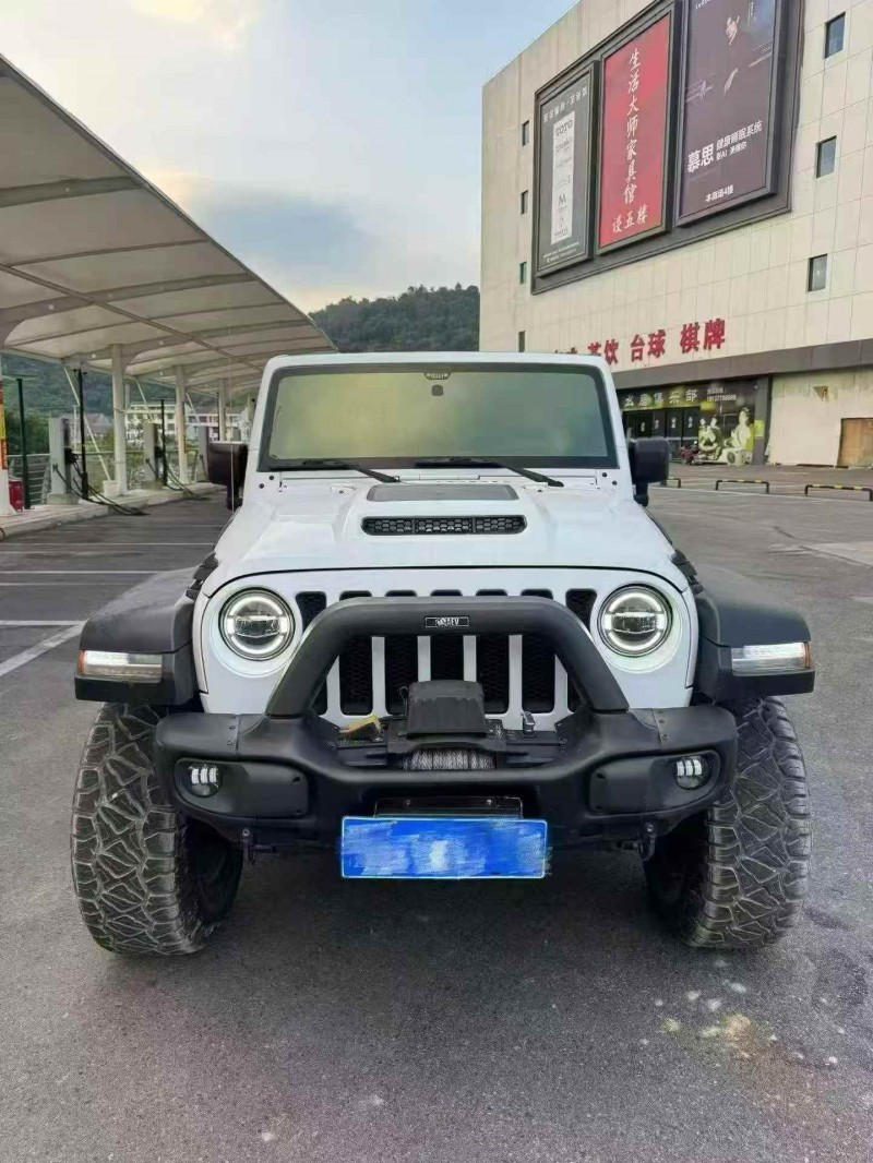 棗莊17年Jeep牧馬人1
