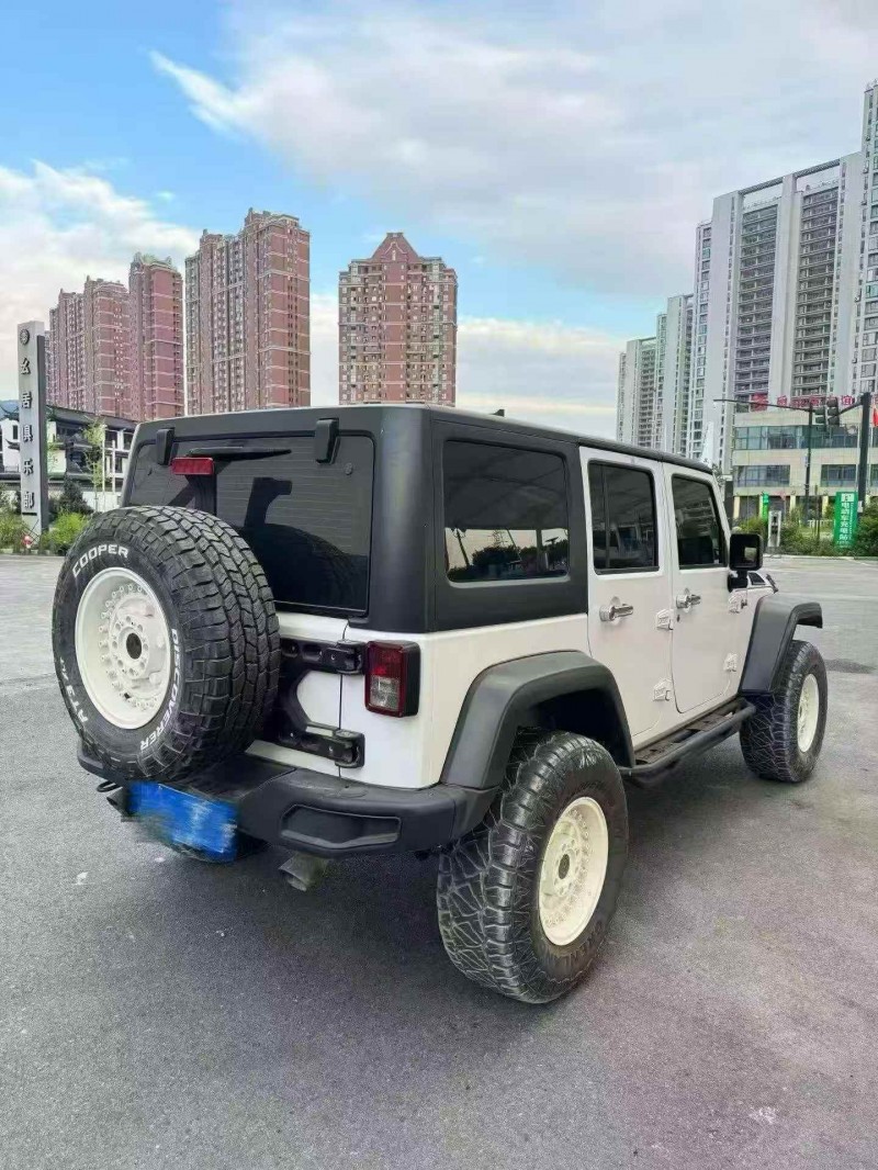棗莊17年Jeep牧馬人8