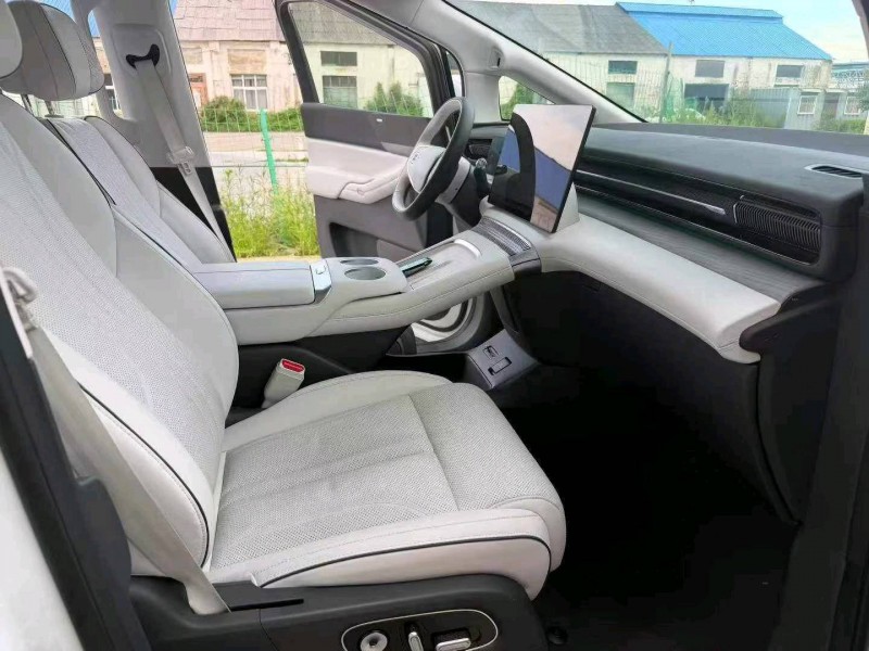 徐州25年小鵬汽車X95