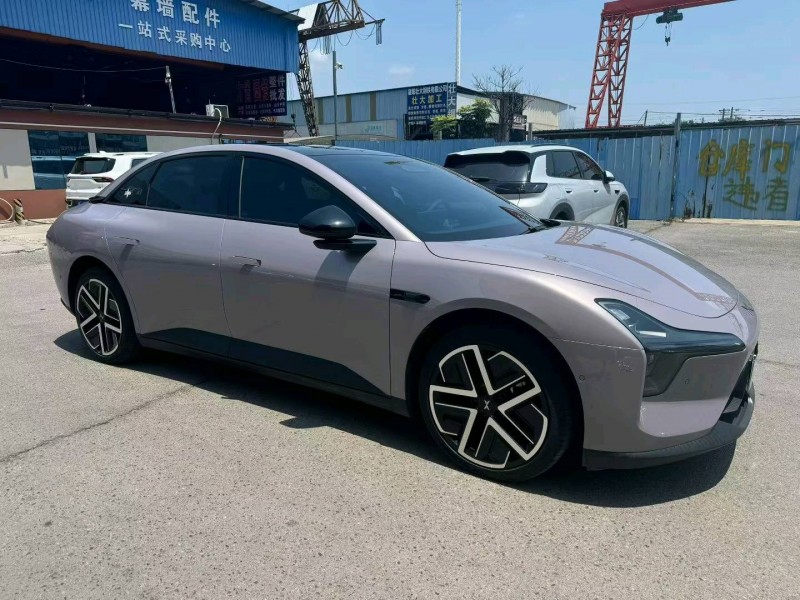 襄陽25年小鵬汽車m033