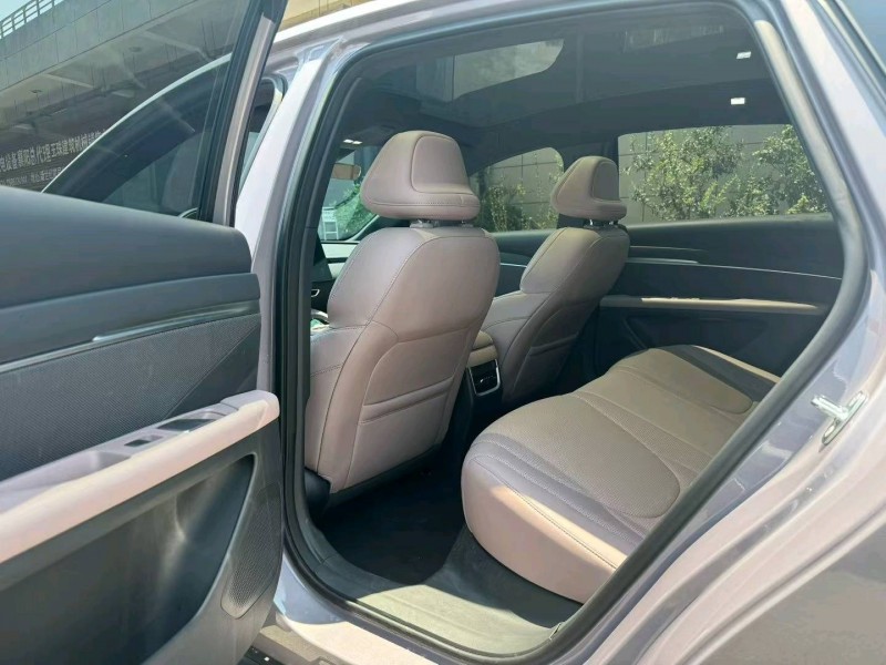 襄陽25年小鵬汽車m035