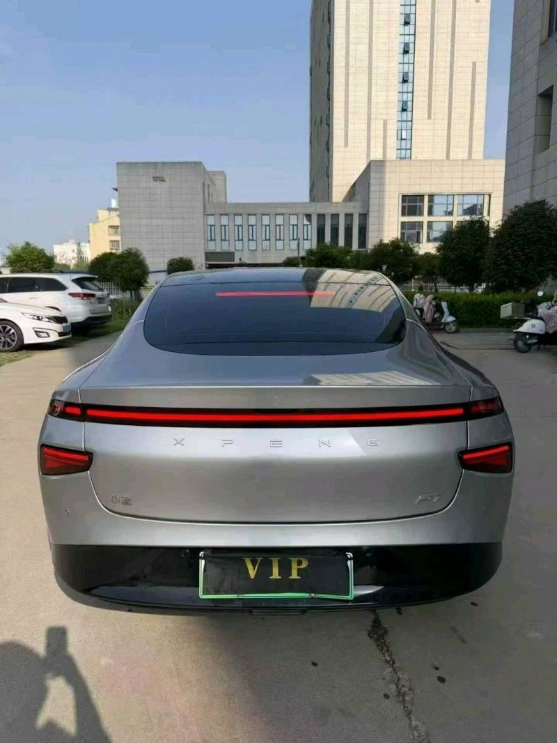 襄陽24年小鵬汽車p77