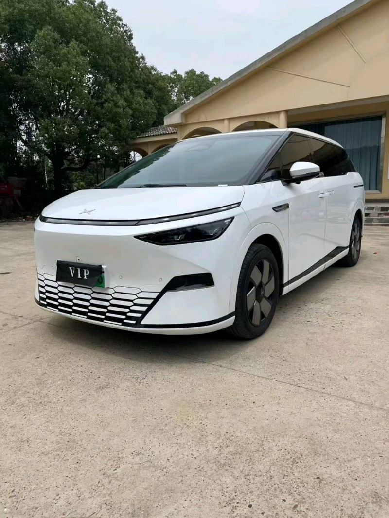 襄陽24年小鵬汽車X93