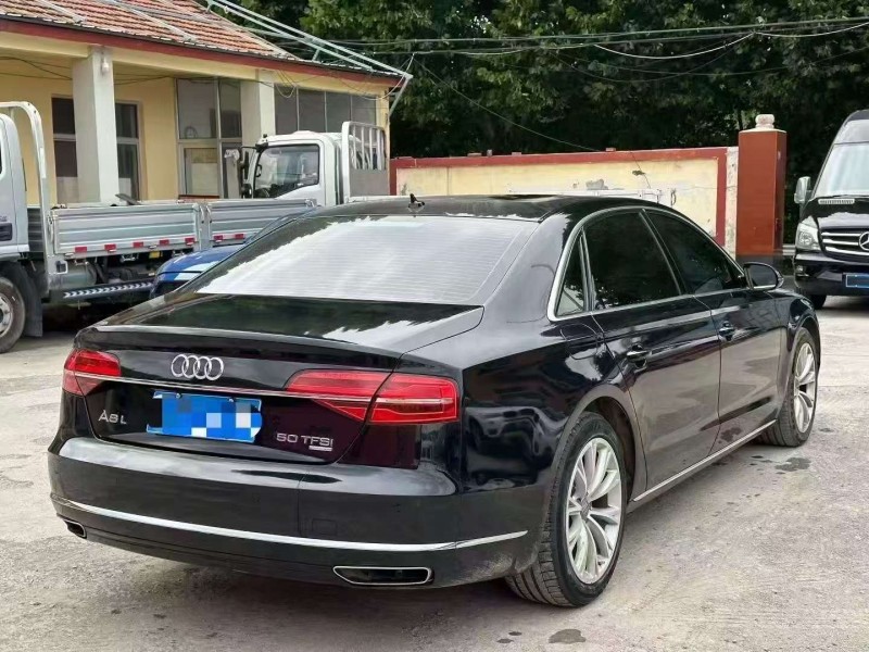 东营17年奥迪A8L4