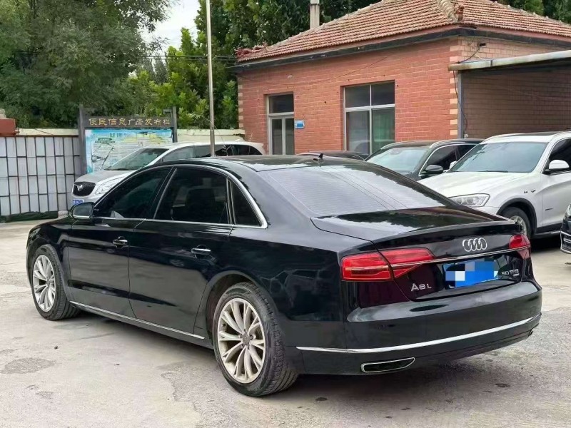 东营17年奥迪A8L8