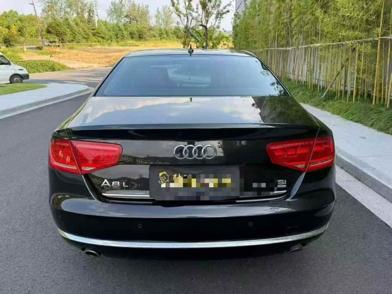 嘉興13年奧迪A8L9
