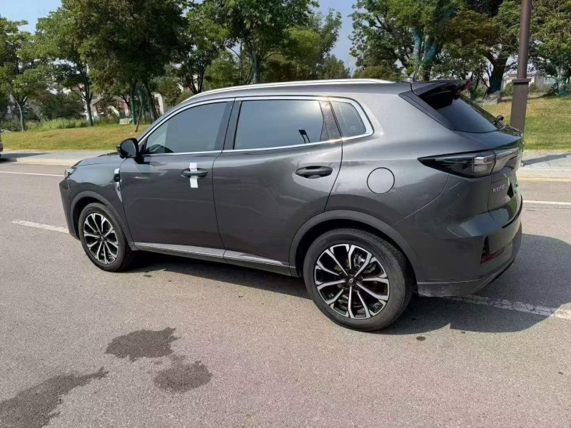 蘇州25年長安汽車啟源8