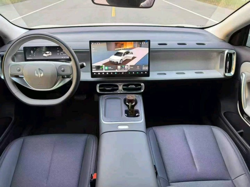 濰坊25年零跑汽車B015