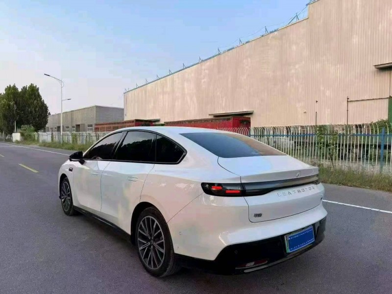 濰坊25年零跑汽車B017