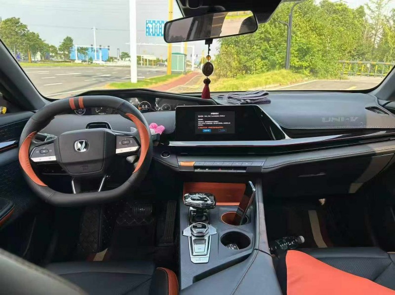 邵陽25年長安汽車UNI4