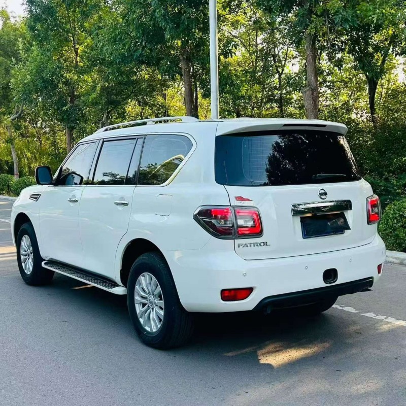 東營18年日產途樂8