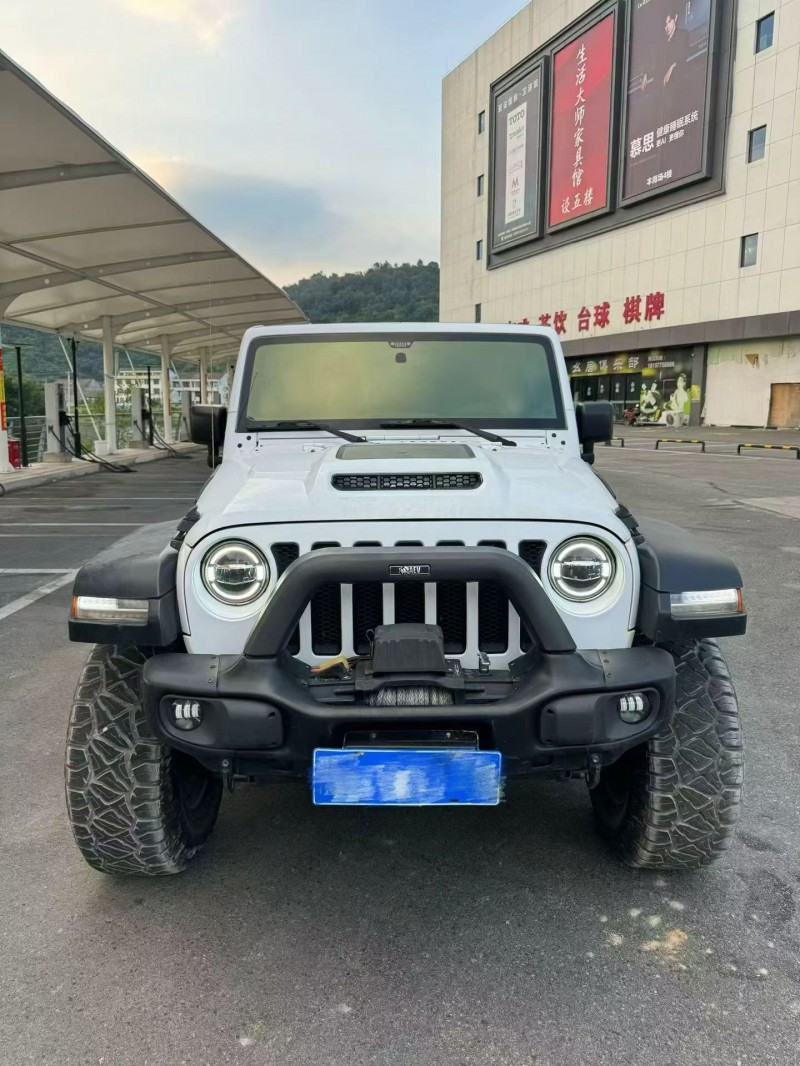 濰坊17年Jeep牧馬人1