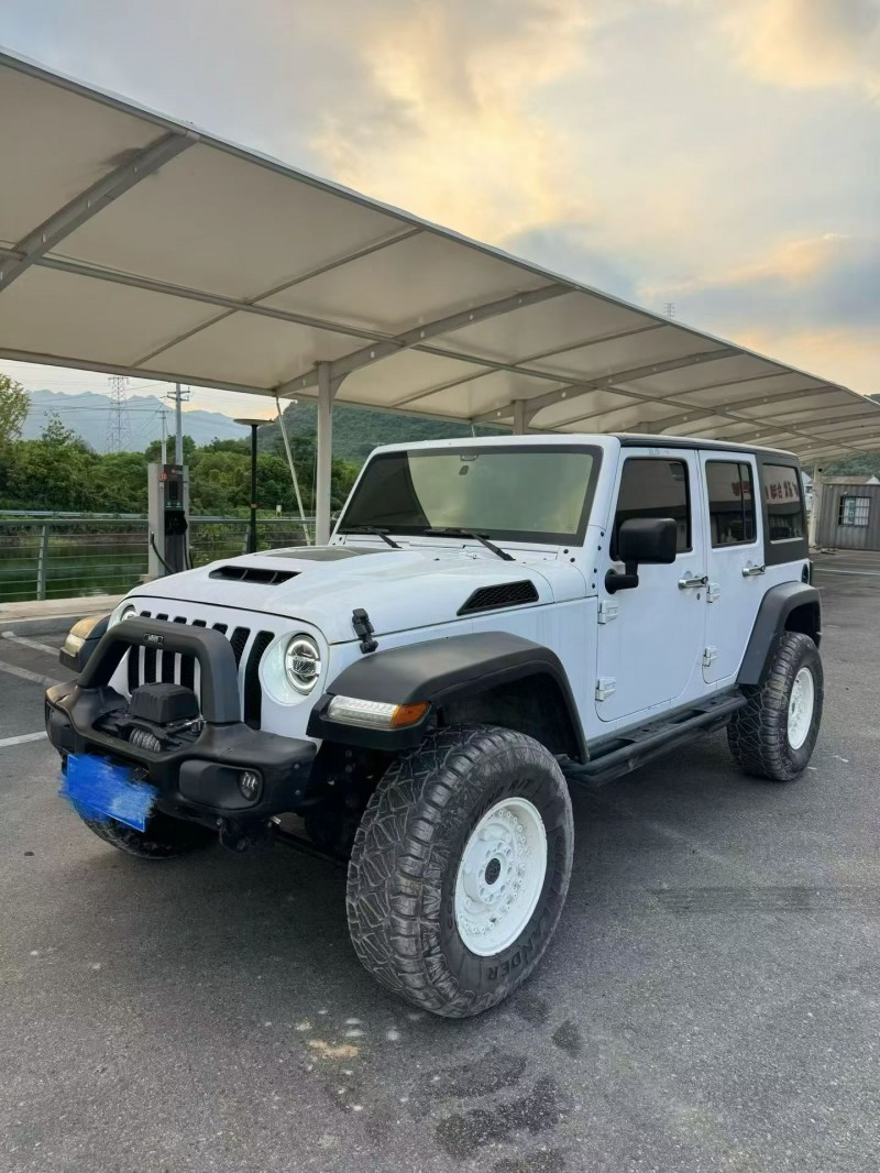 濰坊17年Jeep牧馬人2