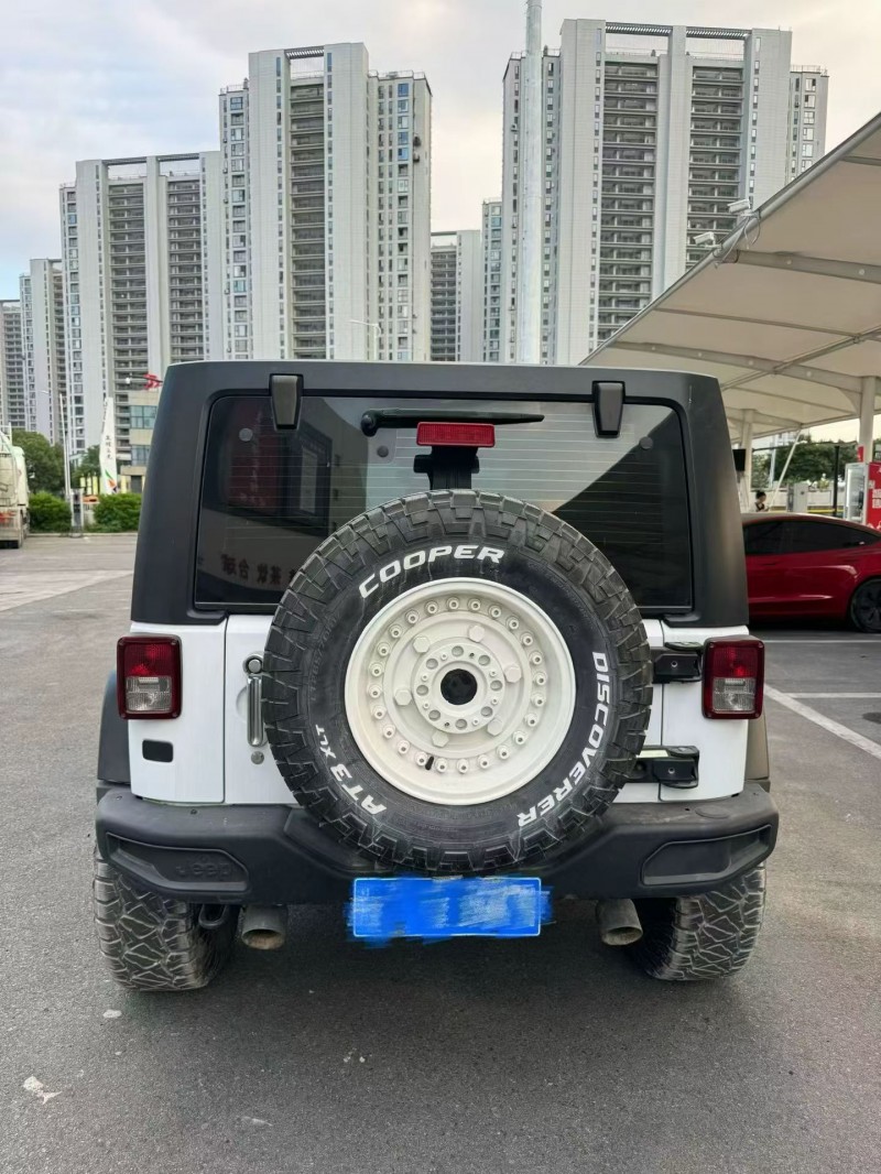 濰坊17年Jeep牧馬人7