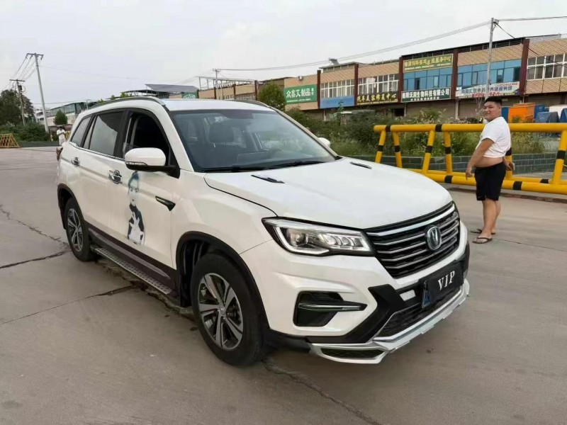 南陽19年長安汽車CS752