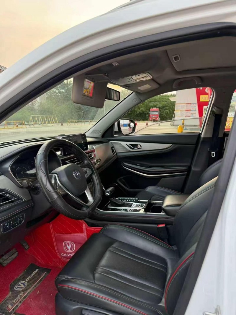 南陽19年長安汽車CS754