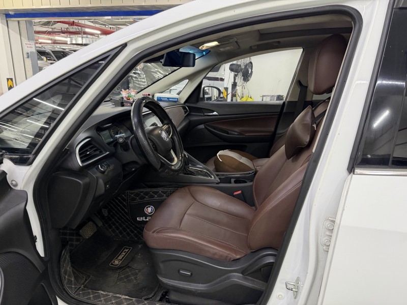 深圳70年別克GL64