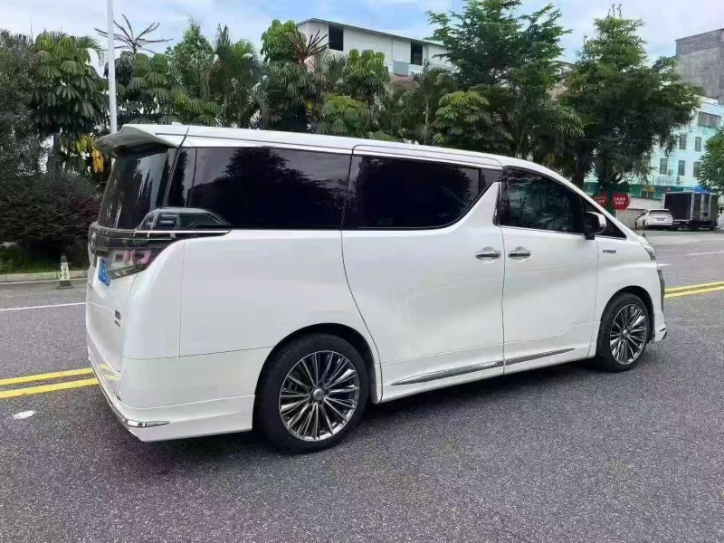 深圳21年豐田威爾法8