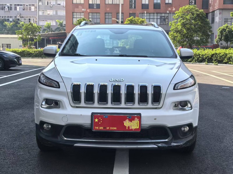 廣州17年Jeep自由光1