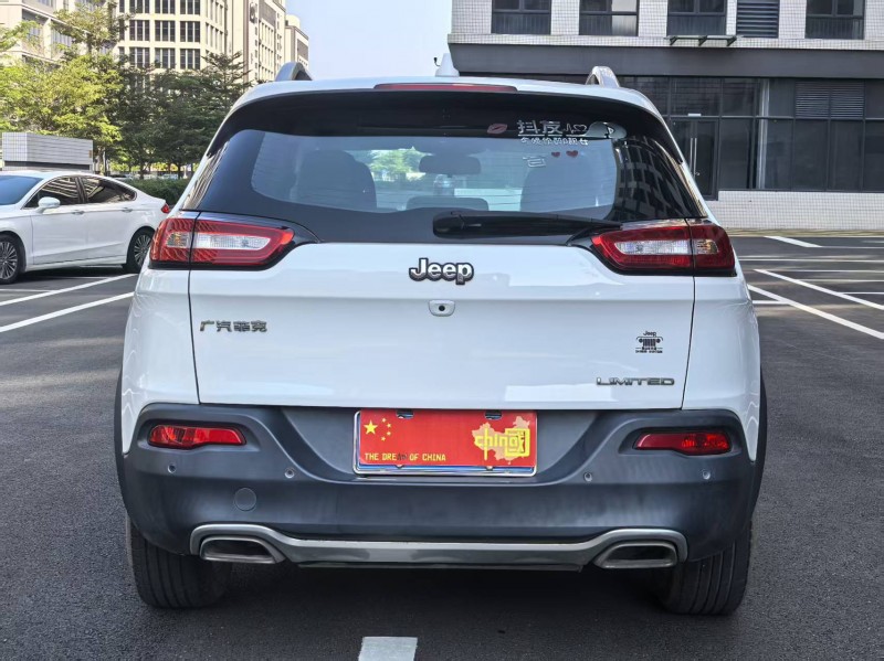 廣州17年Jeep自由光8