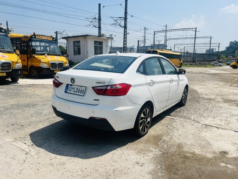 東莞16年長安汽車悅翔3