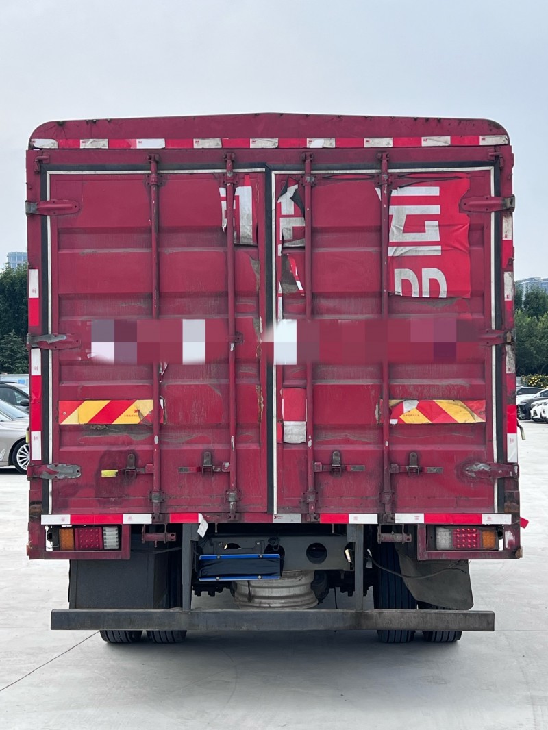 新鄉25年卡車系列重汽王牌7