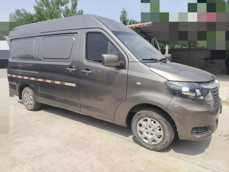 東營19年長安汽車睿行2