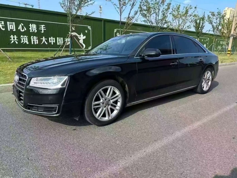 濰坊17年奧迪A8L3