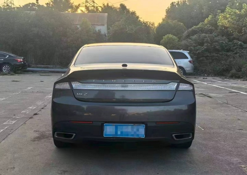 南陽16年林肯MKZ8