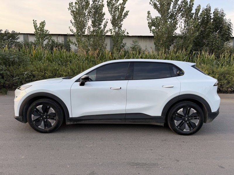 濟寧25年長安汽車深藍3