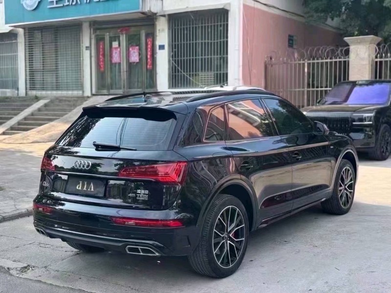 新鄉25年奧迪Q57