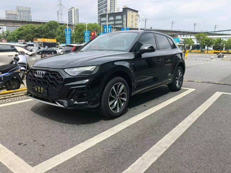 襄陽25年奧迪Q52