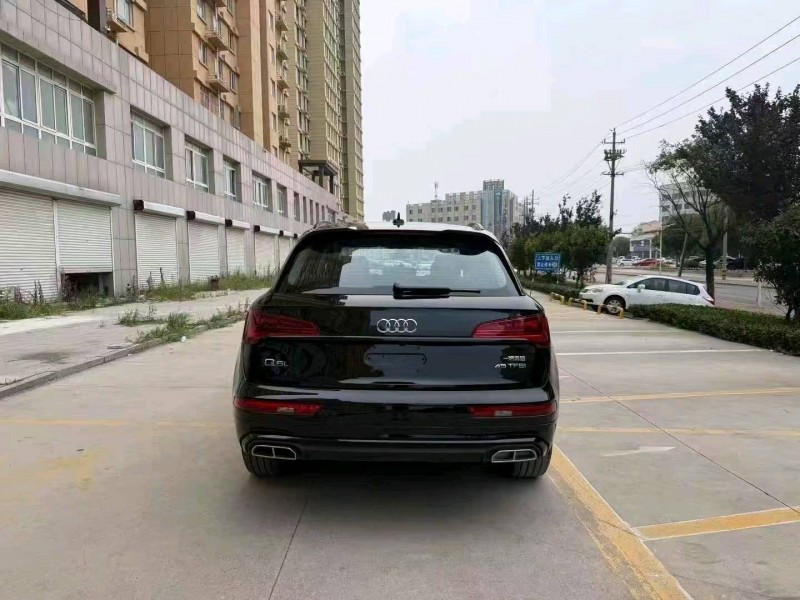 濟寧24年奧迪Q56