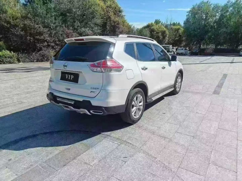 秦皇島16年日產奇駿8