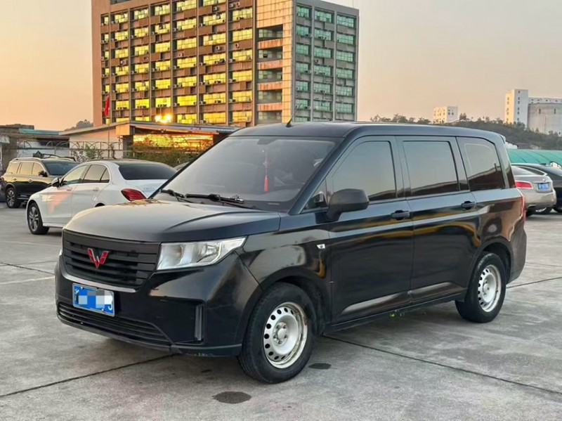 東莞20年五菱汽車宏光2