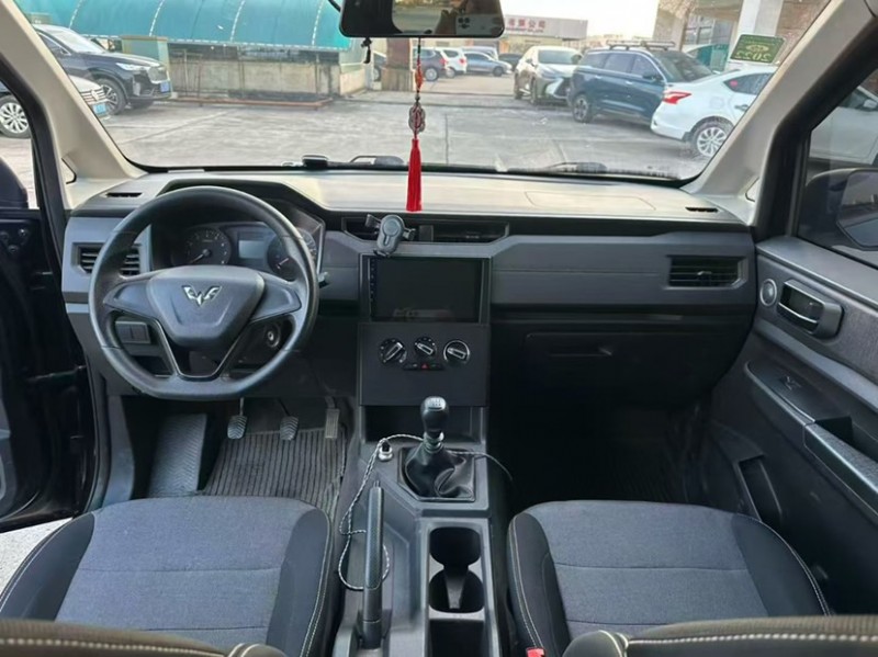 東莞20年五菱汽車宏光4