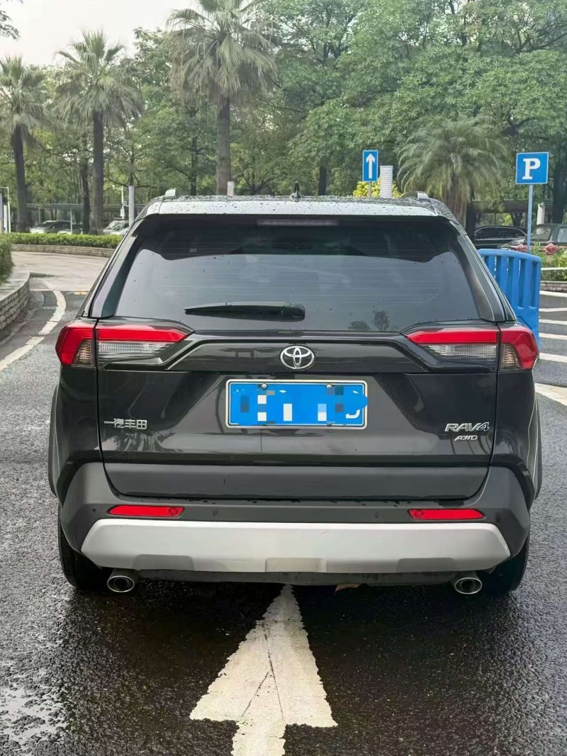 廣州24年豐田RAV4榮放9