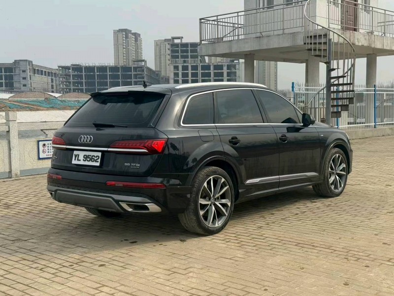 鄭州21年奧迪Q74